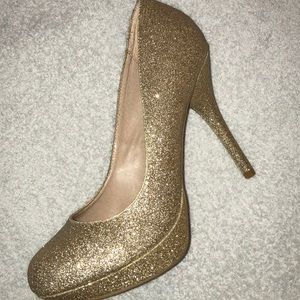 Gold sparkle heels size 8.5.